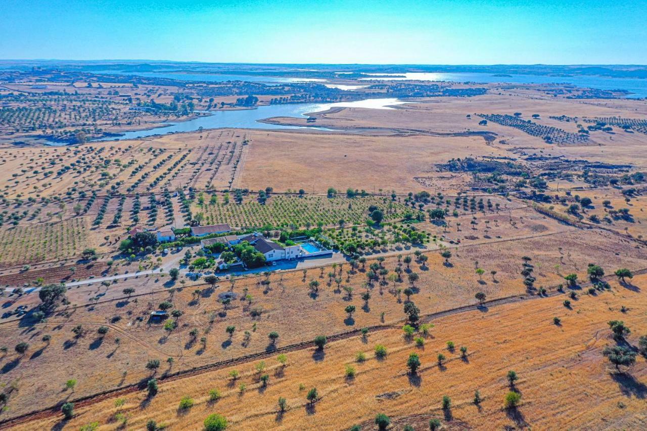 Monte Do Colmeal - Country House & Wine Guest House Mourao Bagian luar foto